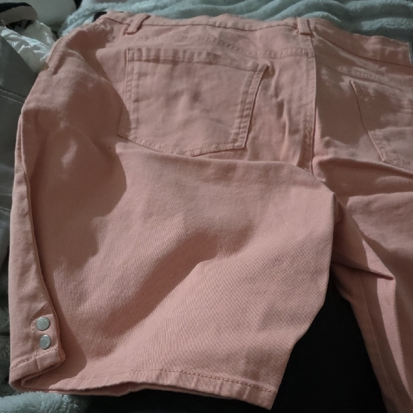 Gloria Vanderbilt Light Pink Women's Shorts - Picture 13 of 13